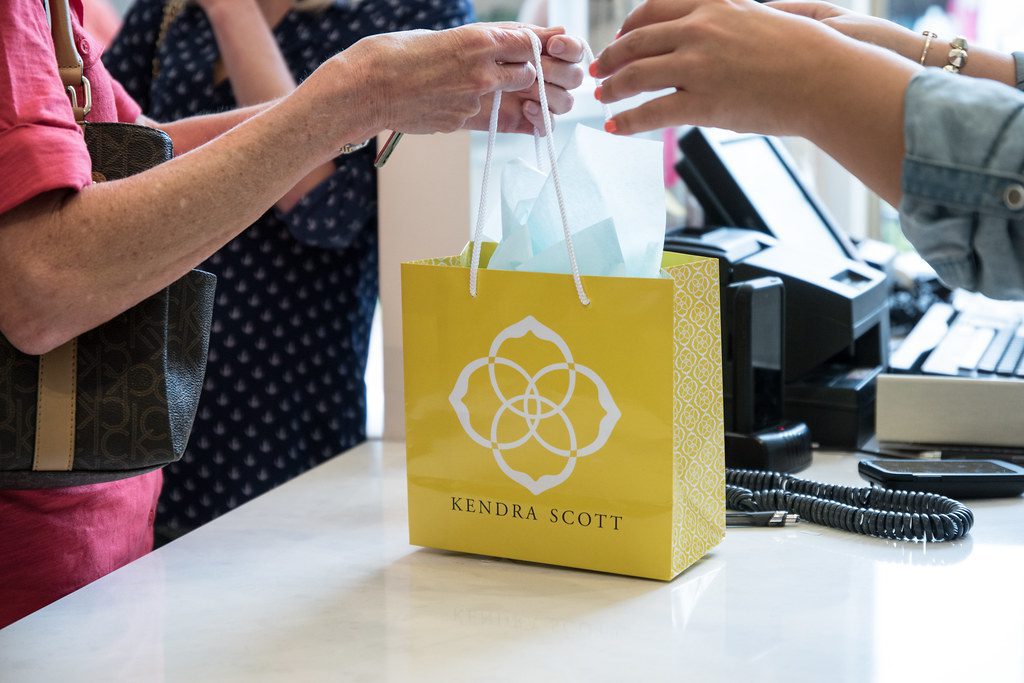 how to get the kendra scott birthday discount
