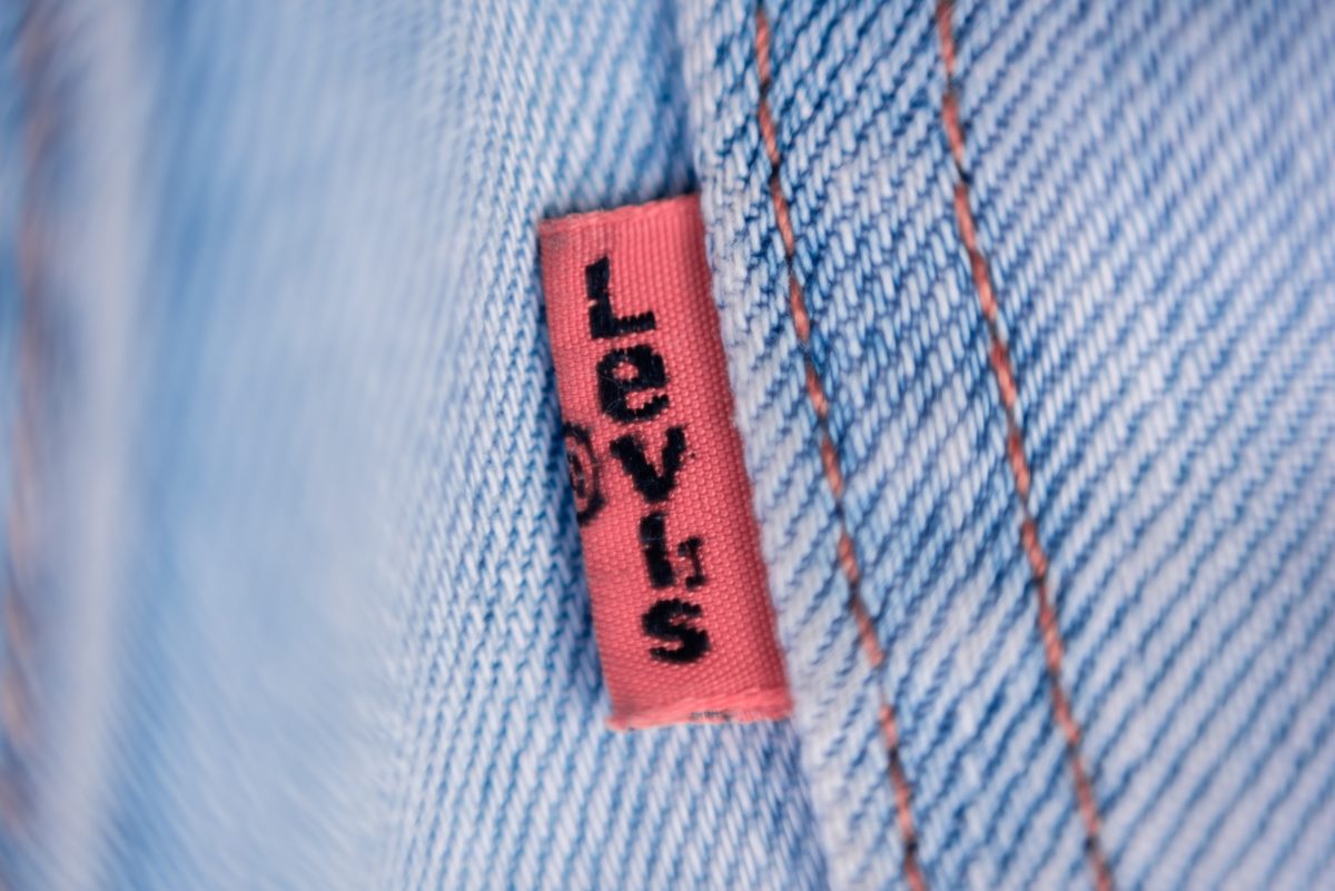 red Levi's tag